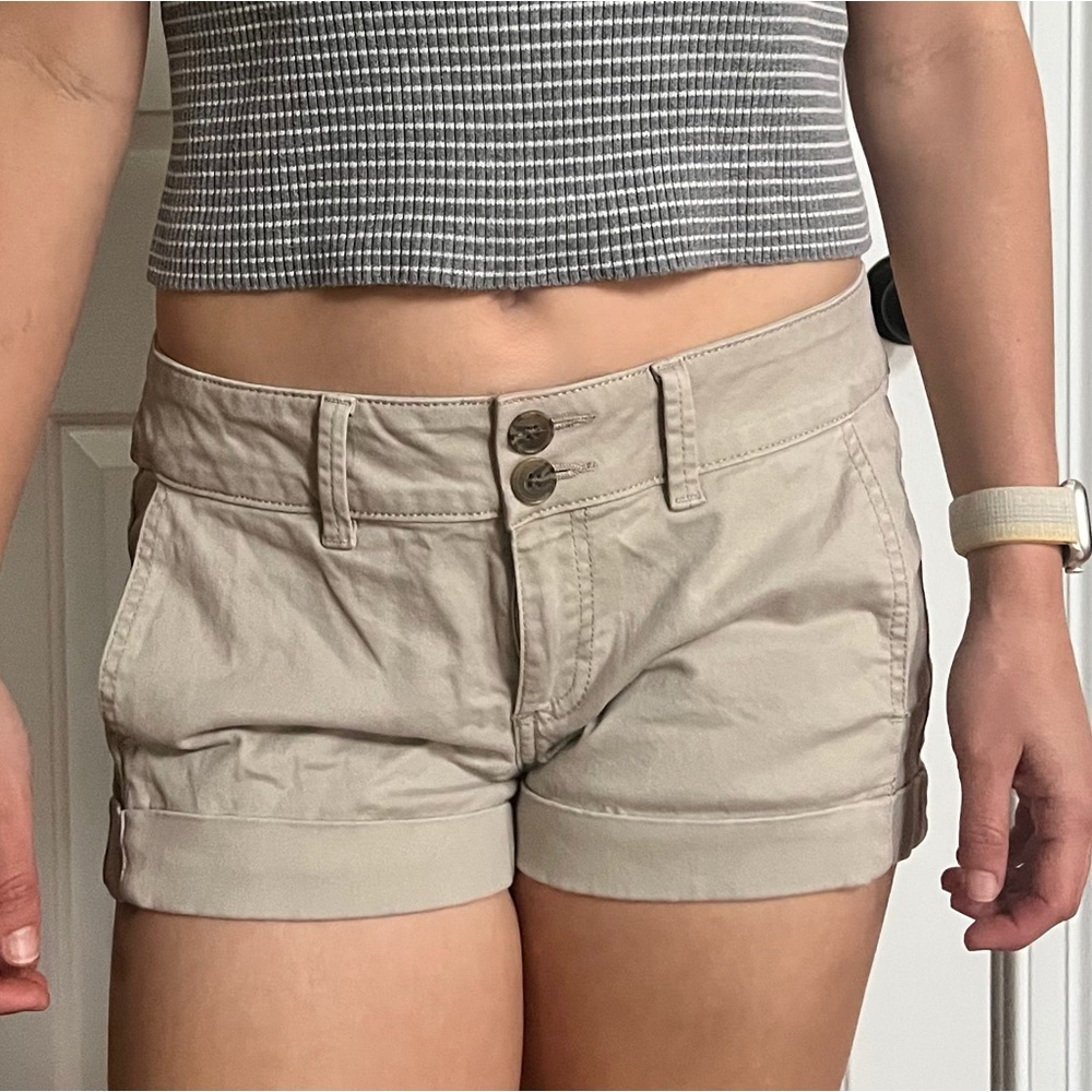 Women’s Express Khaki low rise Shorts